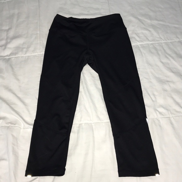 Reebok Black Capri Leggings - Picture 2 of 4